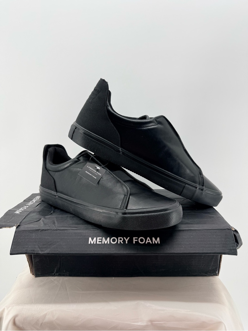 London Fog Collection Men’s Size 13 Black Slip-On Sneakers Memory Foam New